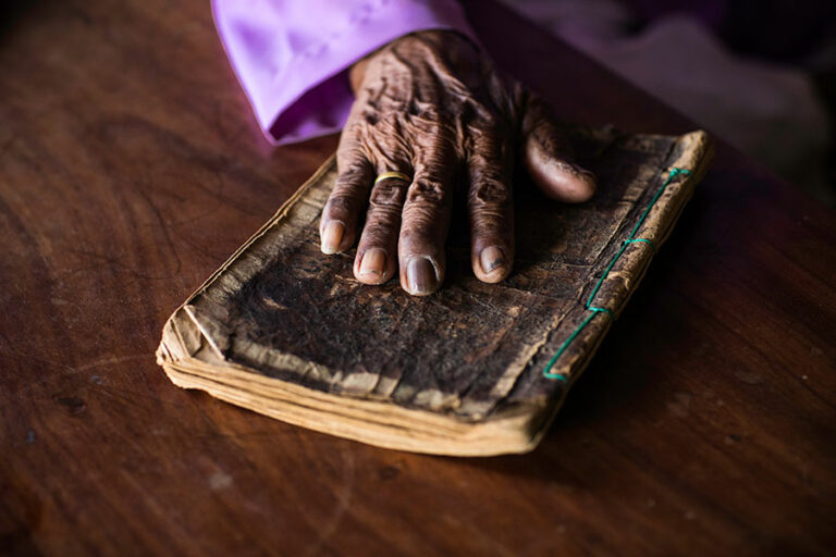 hands vietnam Rehahn