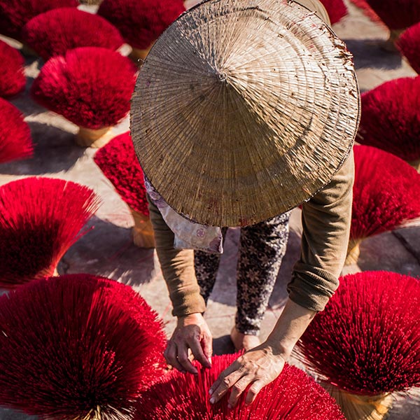 incense making tradition handicraft photo by rehahn in hoi an vietnam